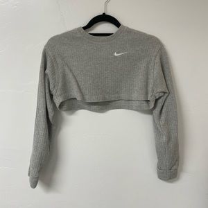 Nike Cropped Long Sleeve Top